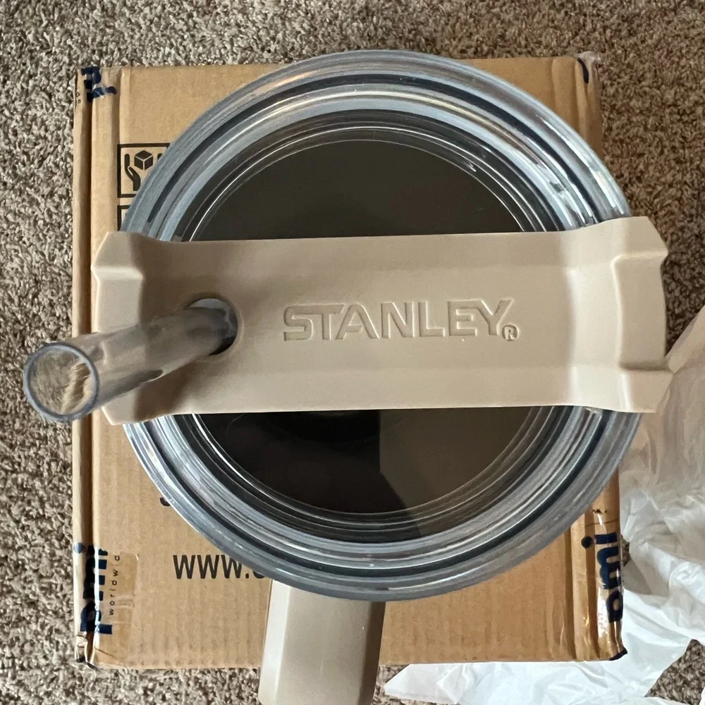 Stanley Adventure Quencher 40oz Travel Tumbler - Driftwood - Picture 6 of 6